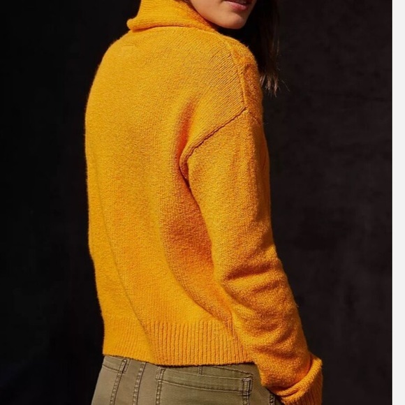 NWOT PILCRO CABLE KNIT CARDIGAN SWEATER IN MANGO SIZE XS Z360-1 - Picture 3 of 5